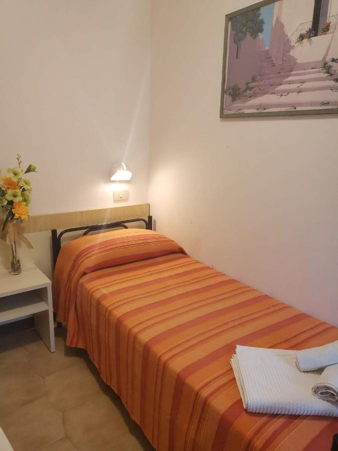 Hotel Alcazar Rimini Exteriör bild