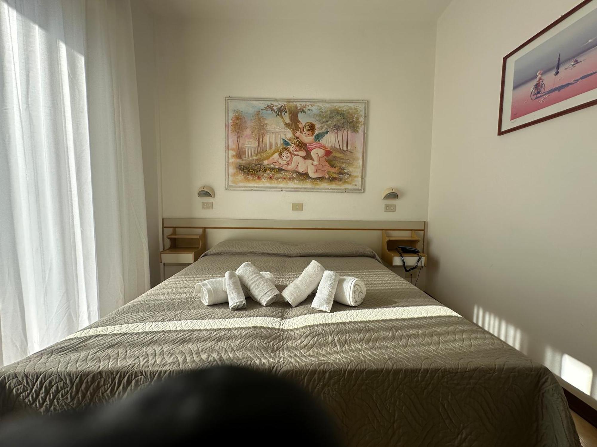 Hotel Alcazar Rimini Exteriör bild